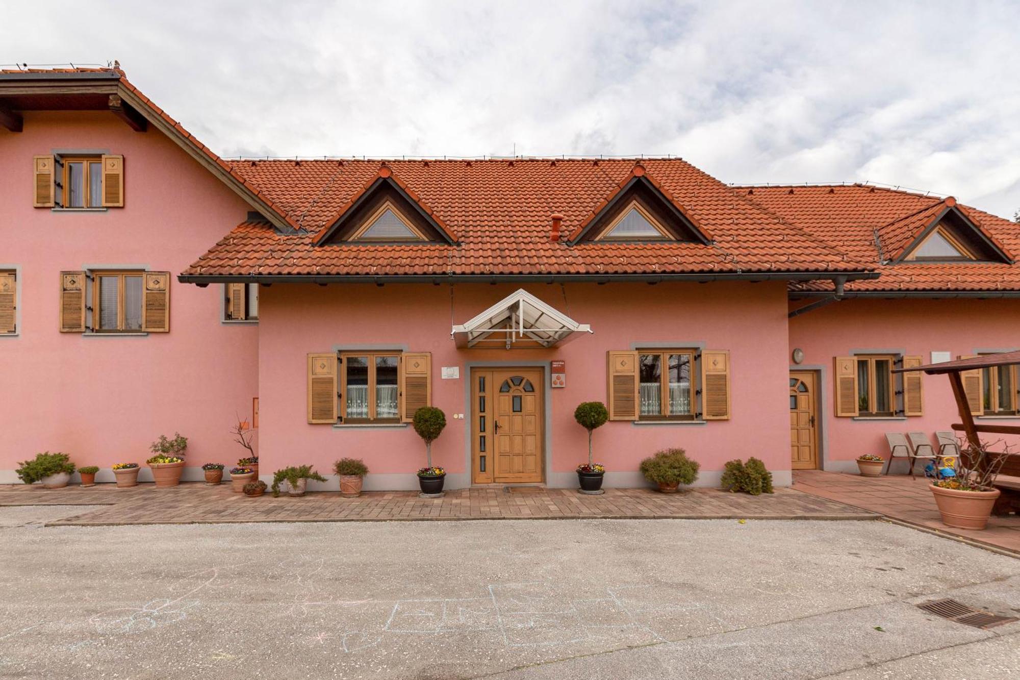 Farm stay Turisticna Kmetija Protner Pernica